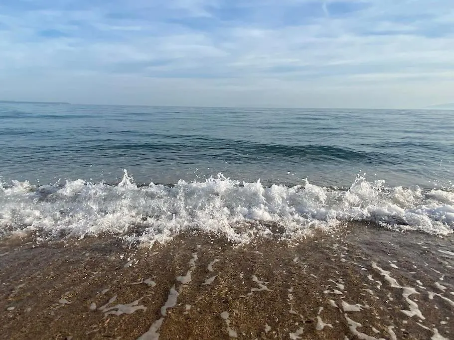 Goldfish Nea Plagia Chalkidiki - Affordable Luxury Apartment Greece